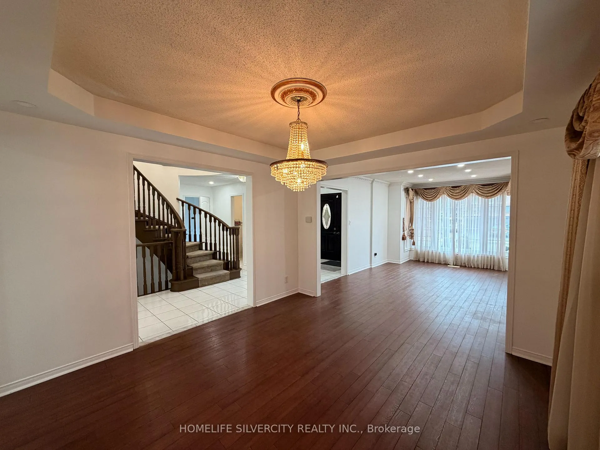 Photo 6 of 5 Blue Oak Avenue, Brampton, Sandringham-Wellington — HOMEH