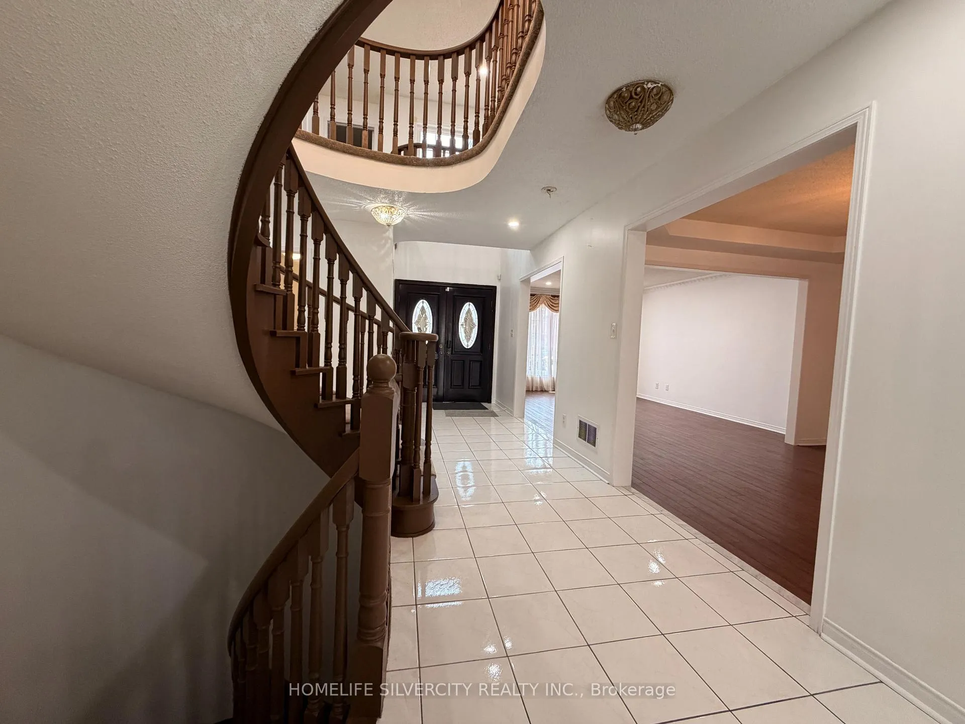 Photo 7 of 5 Blue Oak Avenue, Brampton, Sandringham-Wellington — HOMEH