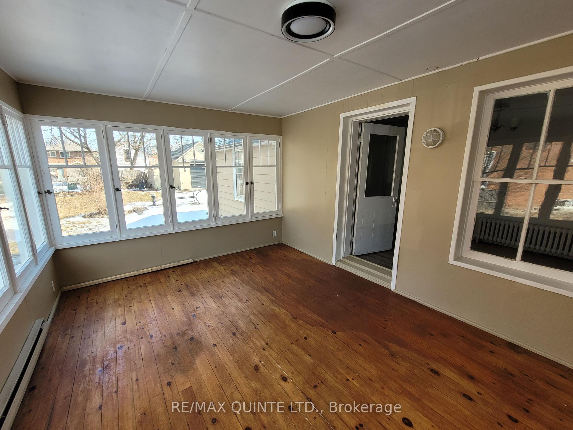 Photo 8 of 325 Charles Street, Belleville, Belleville Ward — HOMEH