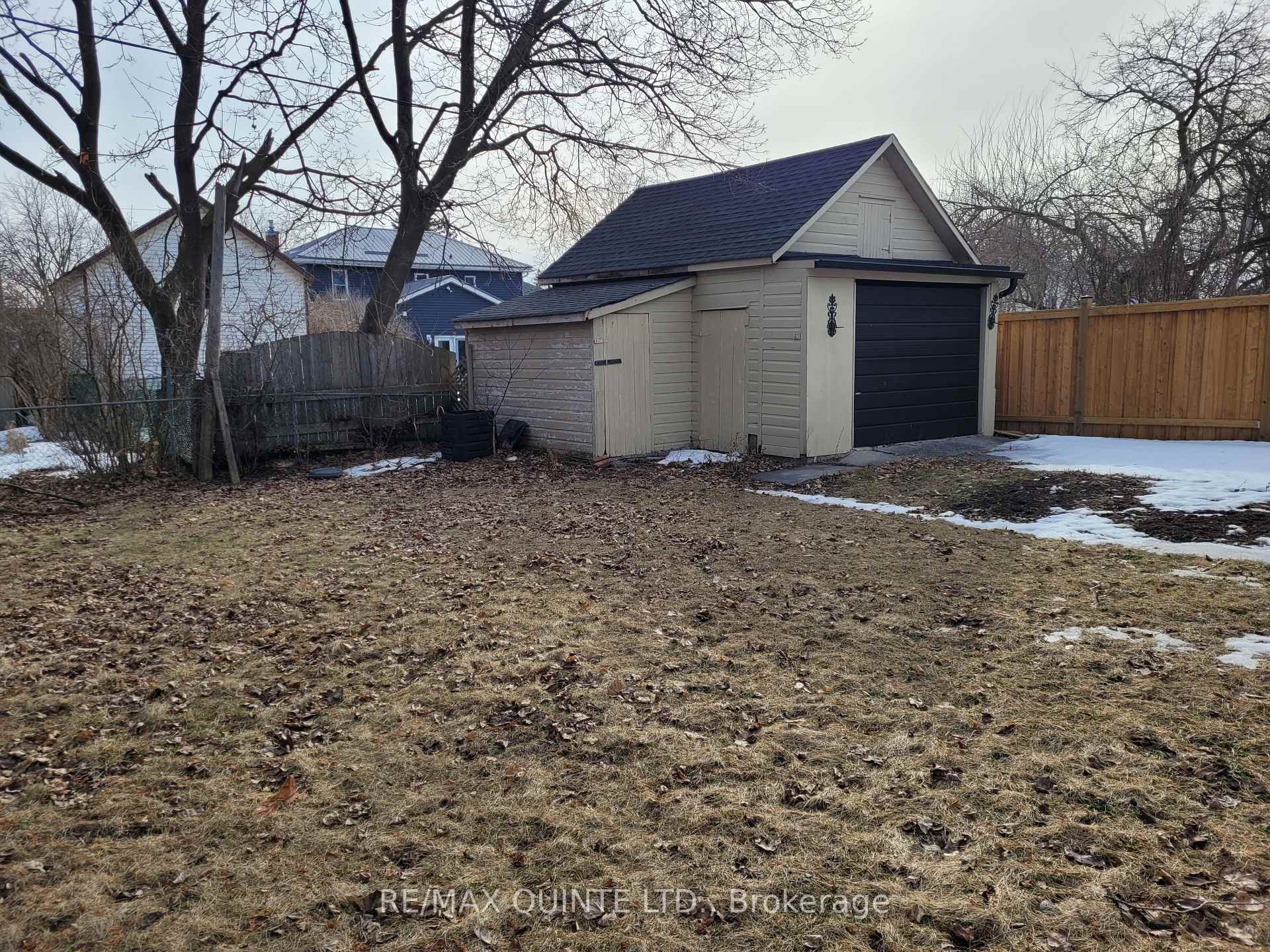 Photo 20 of 325 Charles Street, Belleville, Belleville Ward — HOMEH