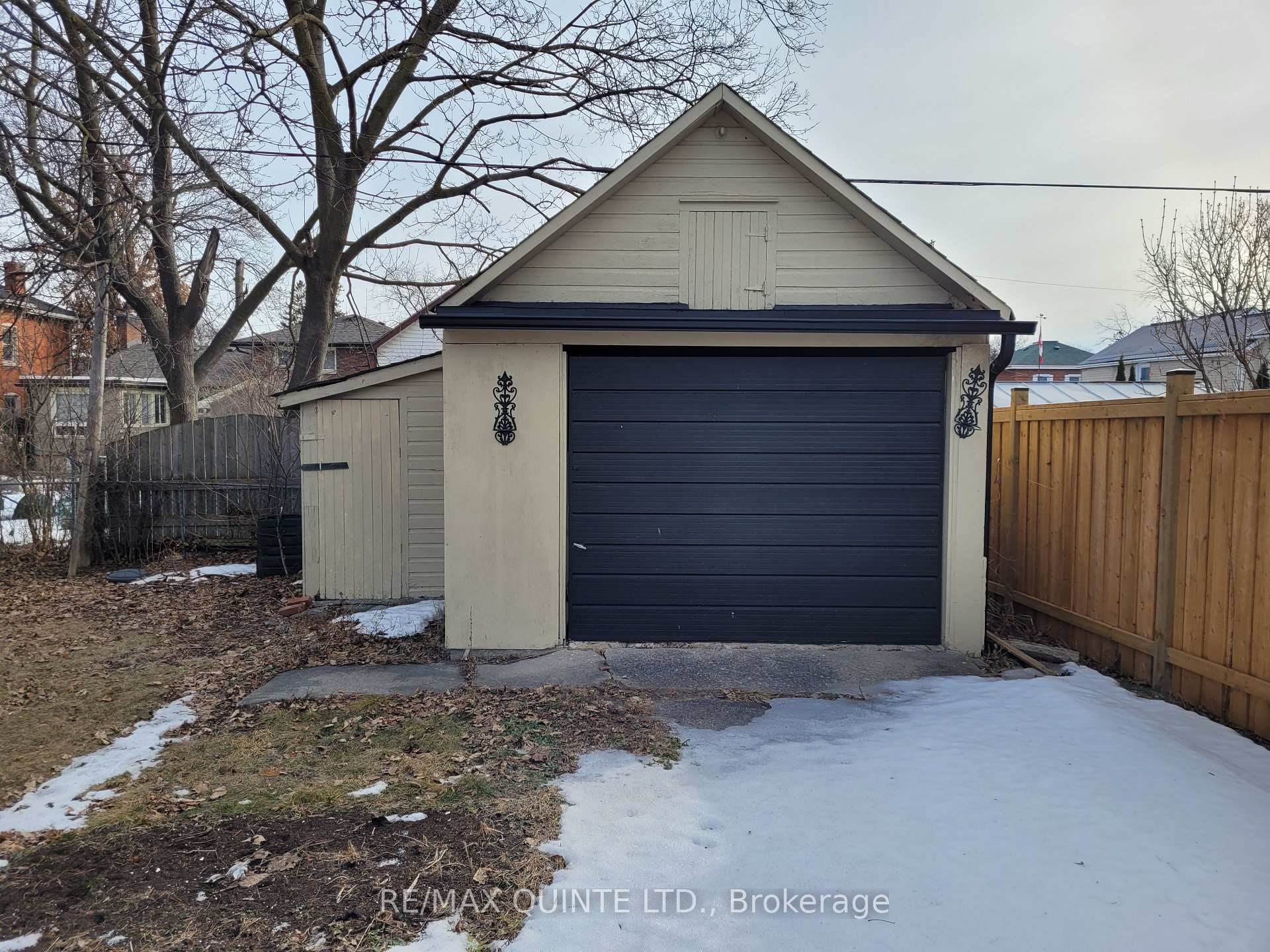Photo 21 of 325 Charles Street, Belleville, Belleville Ward — HOMEH