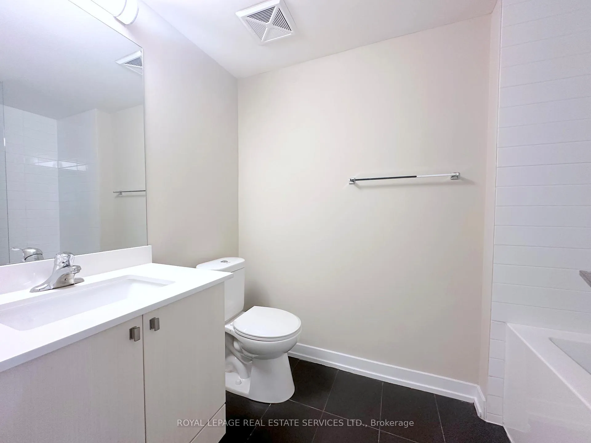 Photo 11 of 286 Bleecker Street, Toronto, North St. James Town — HOMEH