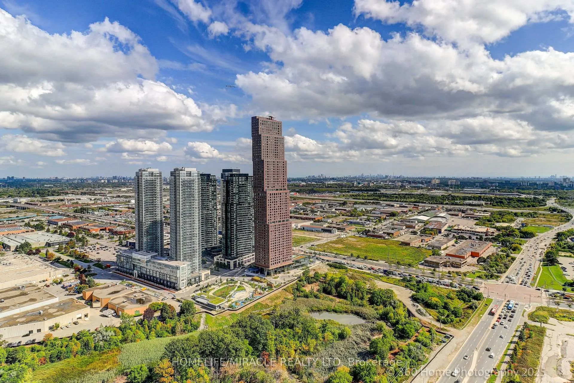 Photo 1 of Unit 4202, 7890 Jane Street, Vaughan, Concord — HOMEH