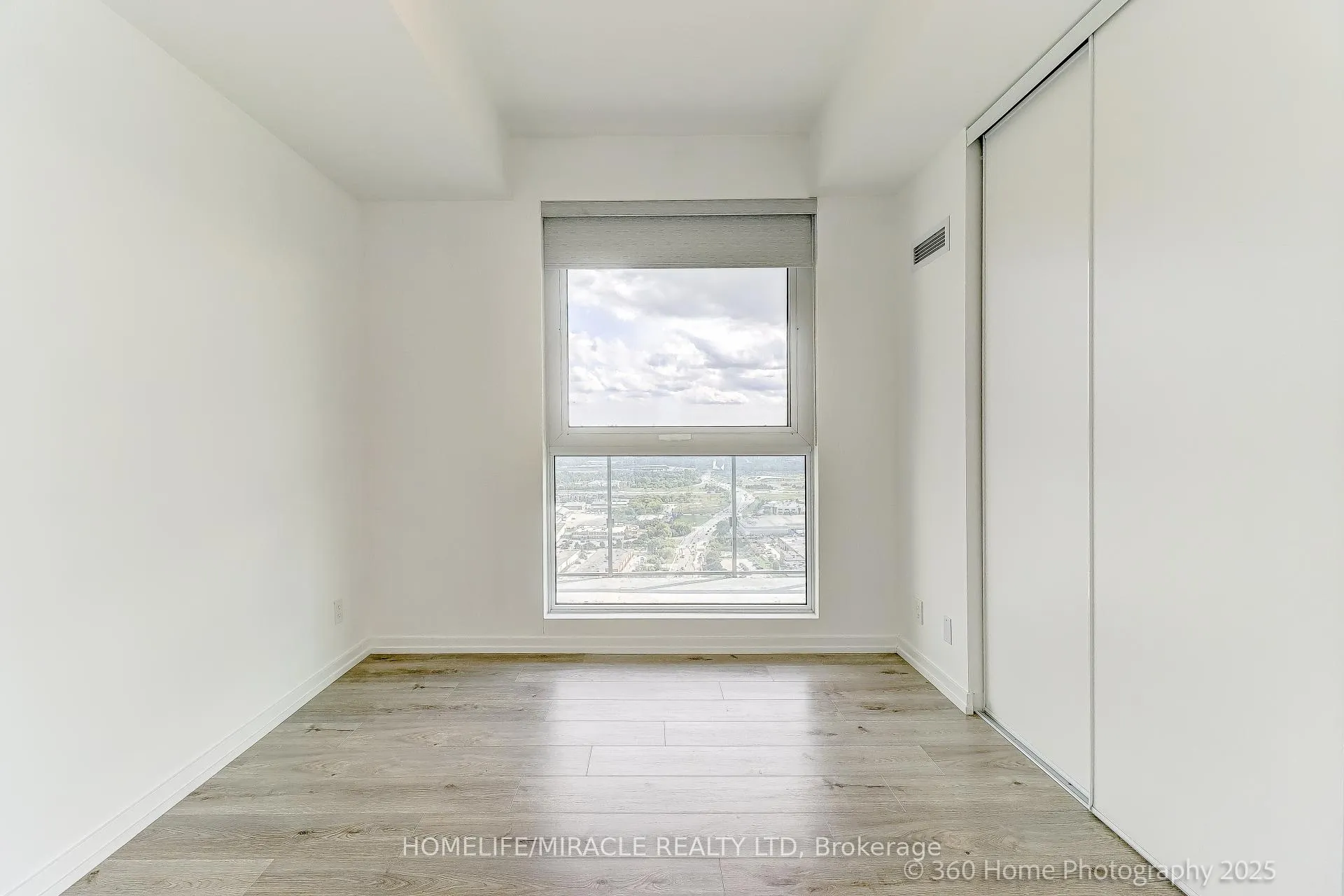 Photo 10 of Unit 4202, 7890 Jane Street, Vaughan, Concord — HOMEH