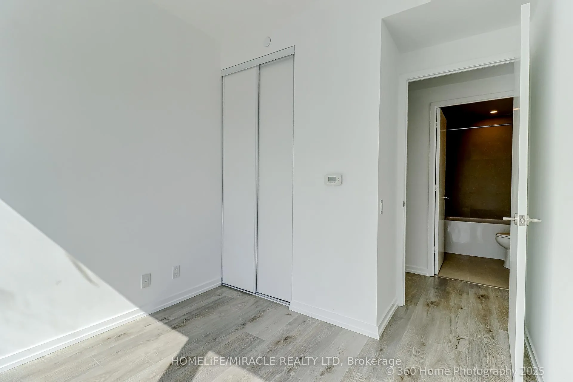 Photo 16 of Unit 4202, 7890 Jane Street, Vaughan, Concord — HOMEH
