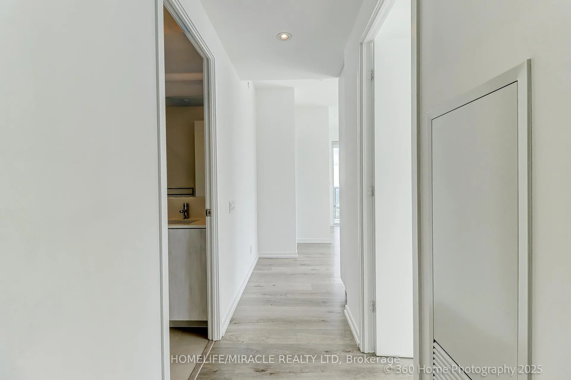 Photo 18 of Unit 4202, 7890 Jane Street, Vaughan, Concord — HOMEH
