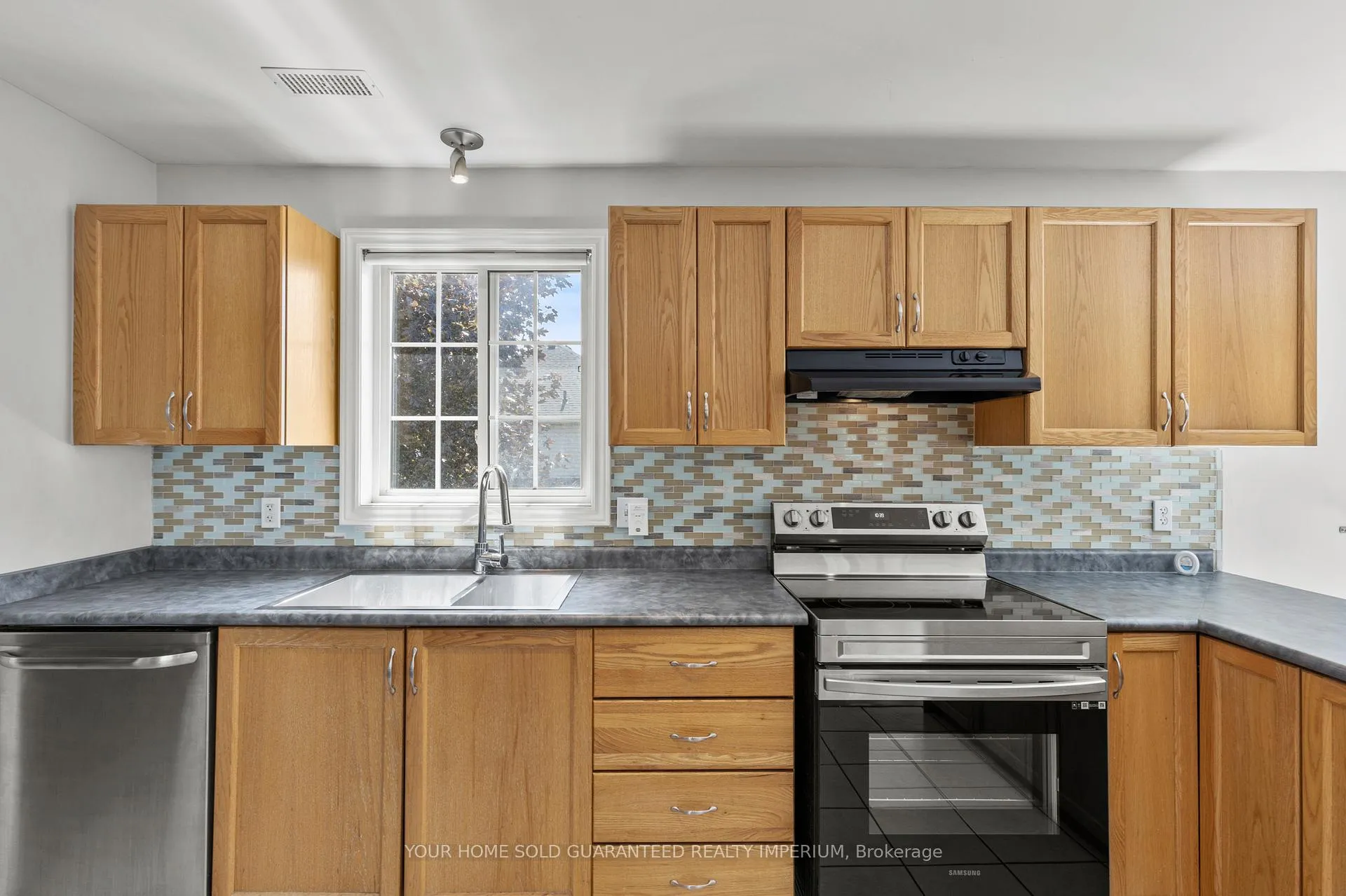 Photo 15 of Unit 14, 996 Rymal Road E, Hamilton, Broughton — HOMEH