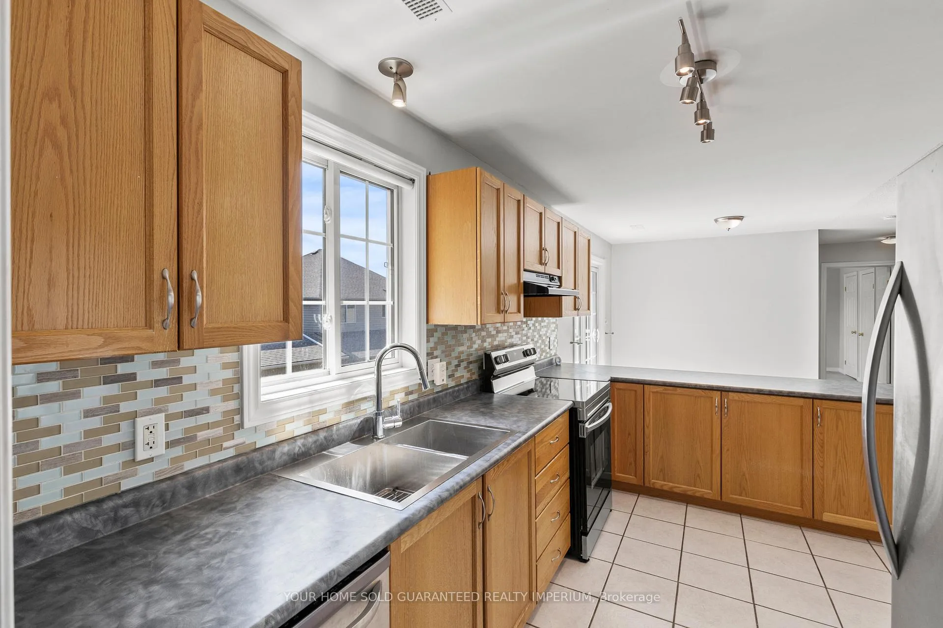Photo 16 of Unit 14, 996 Rymal Road E, Hamilton, Broughton — HOMEH