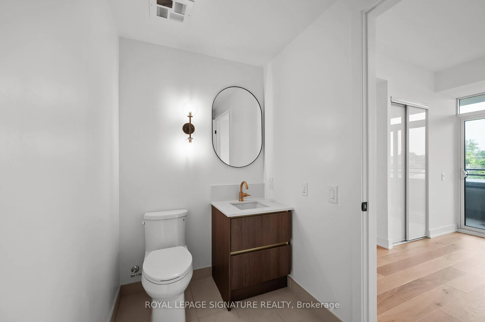 Photo 8 of Unit 402, 1285 Queen Street E, Toronto, Greenwood-Coxwell — HOMEH