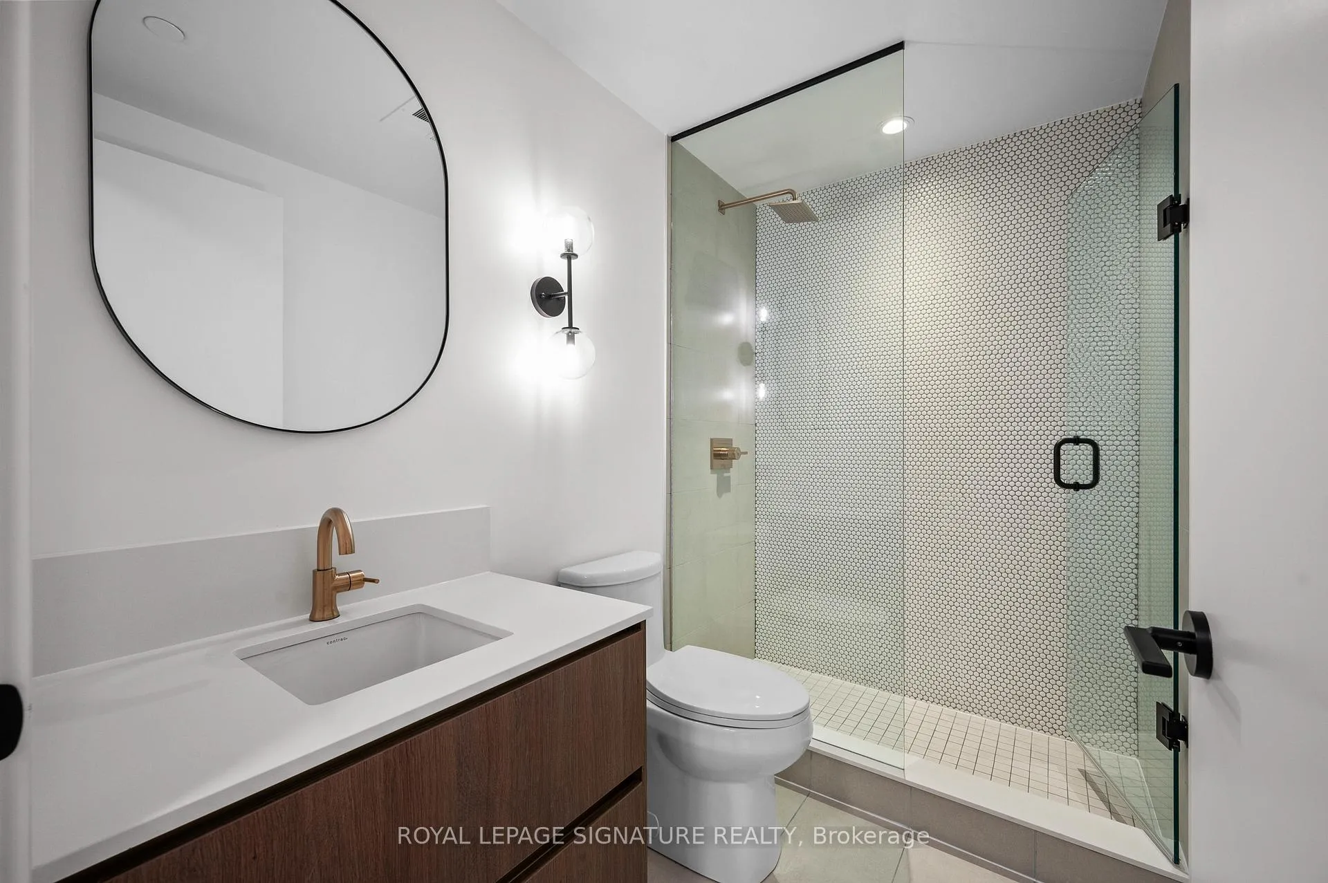 Photo 12 of Unit 402, 1285 Queen Street E, Toronto, Greenwood-Coxwell — HOMEH