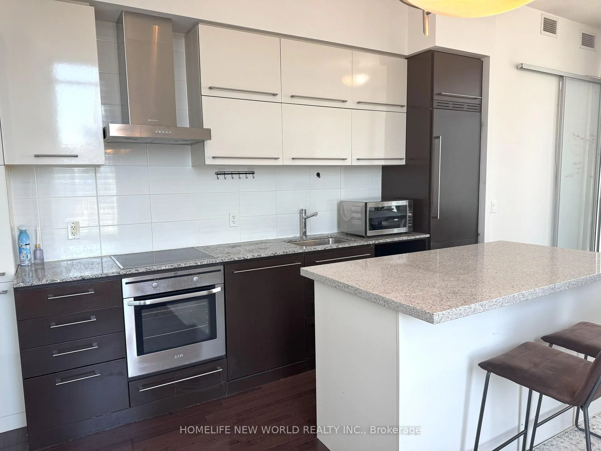 Photo 8 of Unit Ph206, 770 Bay Street, Toronto, Church-Yonge Corridor — HOMEH