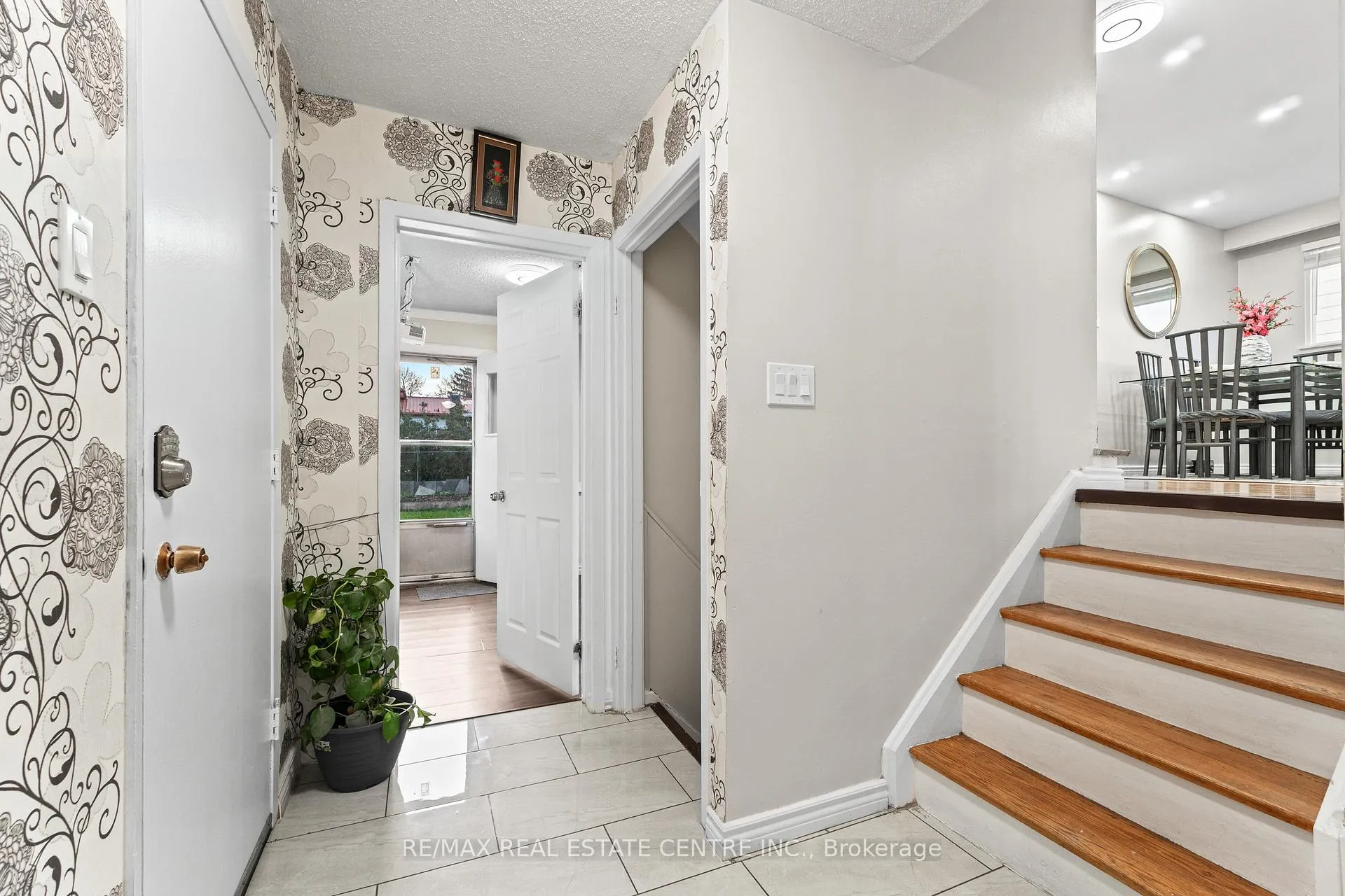 Photo 7 of 23 Jefferson Road, Brampton, Northgate — HOMEH