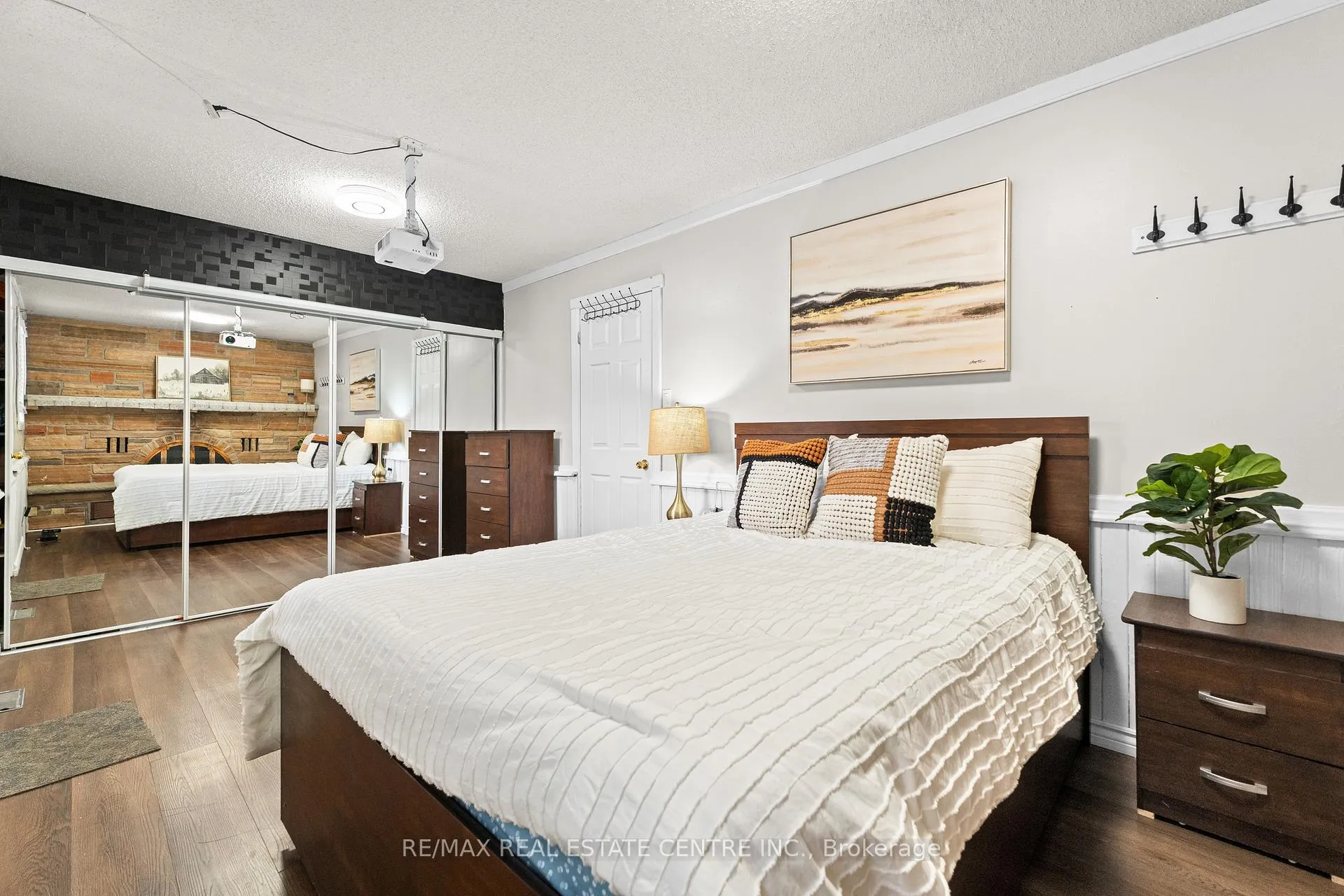Photo 9 of 23 Jefferson Road, Brampton, Northgate — HOMEH