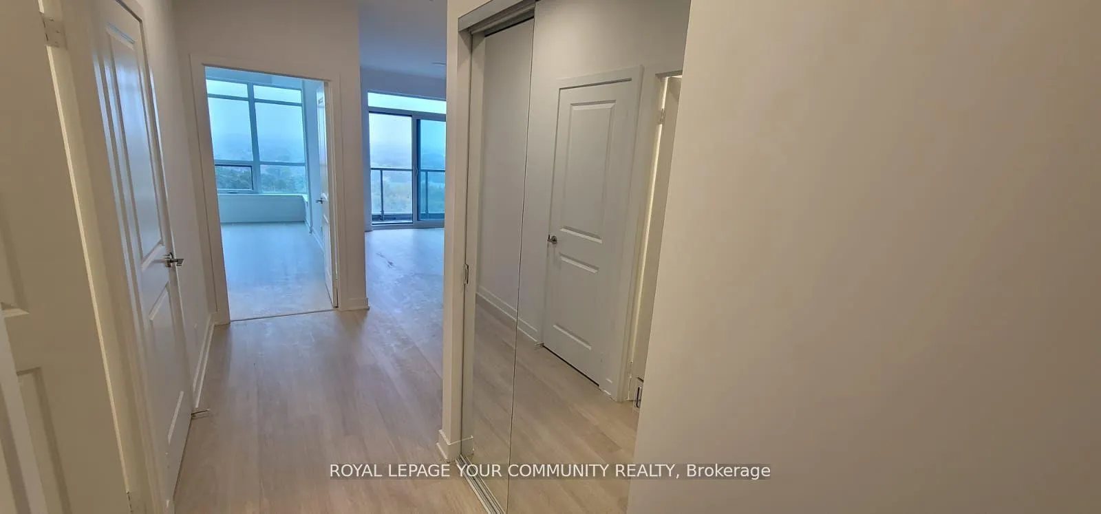 Photo 4 of Unit 1103, 30 Upper Mall Way, Vaughan, Brownridge — HOMEH