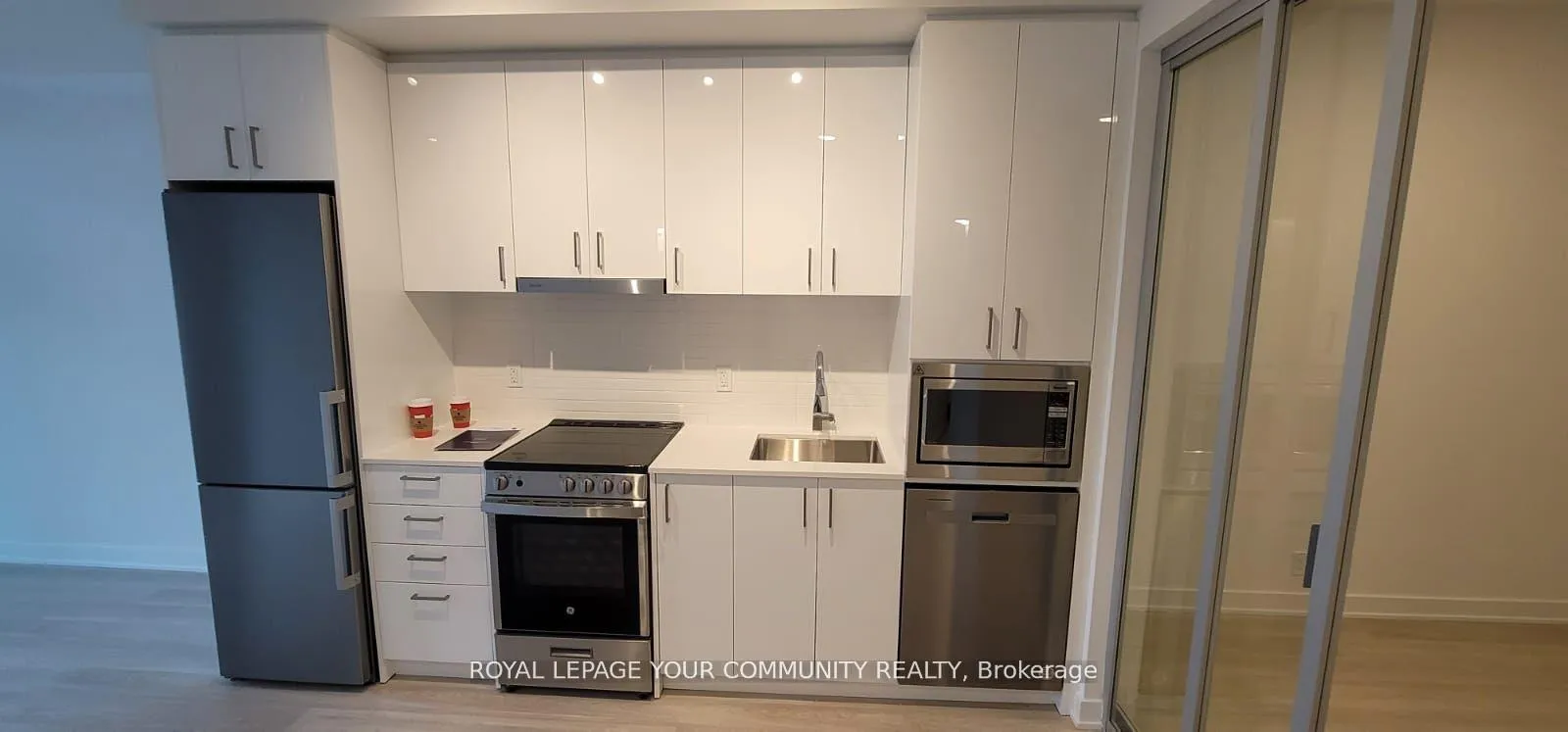 Photo 7 of Unit 1103, 30 Upper Mall Way, Vaughan, Brownridge — HOMEH
