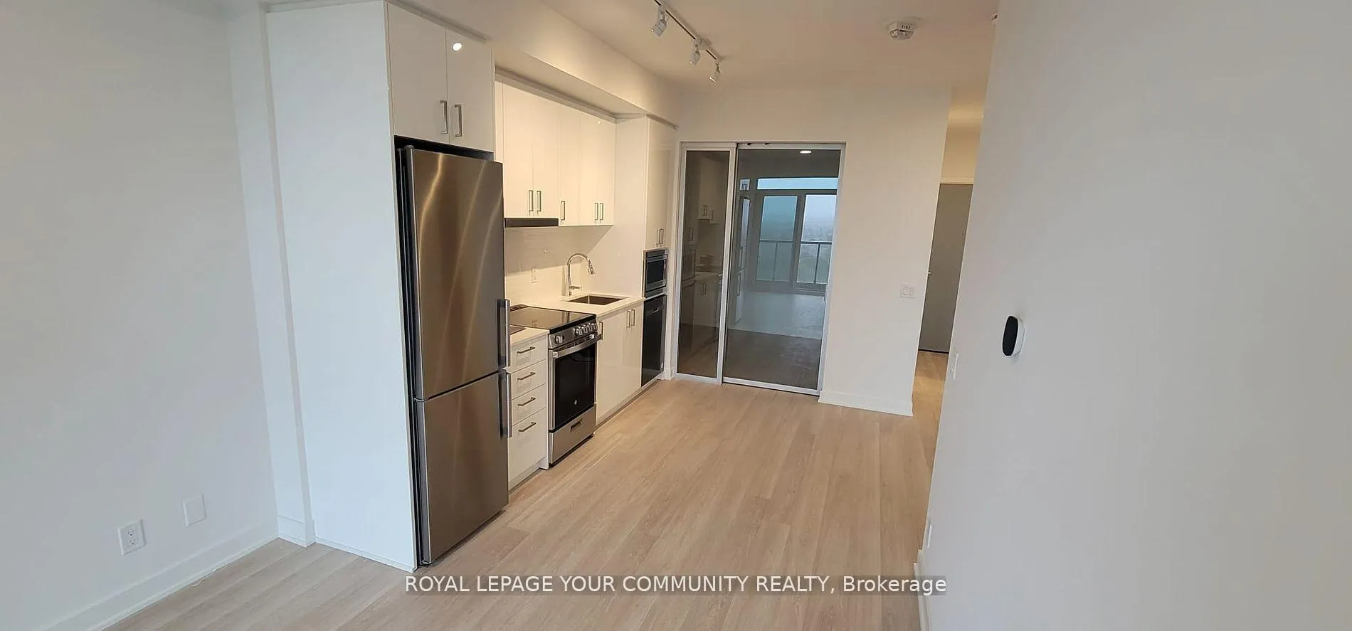 Photo 8 of Unit 1103, 30 Upper Mall Way, Vaughan, Brownridge — HOMEH