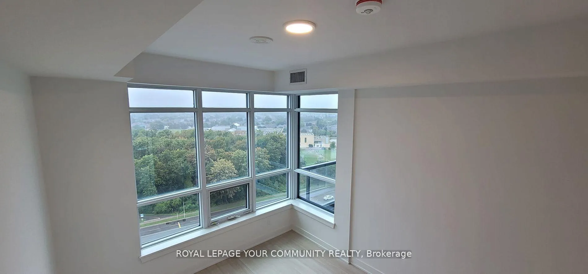 Photo 9 of Unit 1103, 30 Upper Mall Way, Vaughan, Brownridge — HOMEH