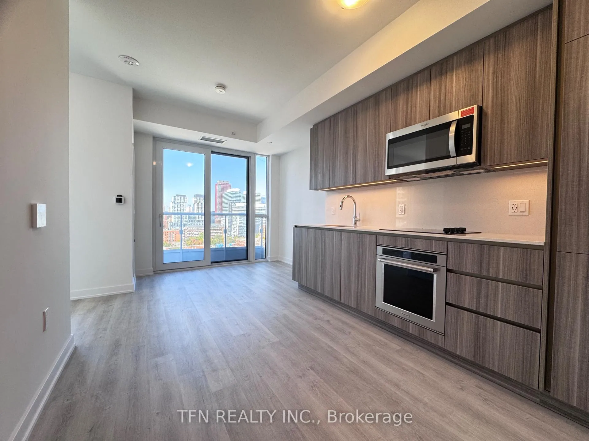 Front of Unit 1504, 15 Richardson Street
