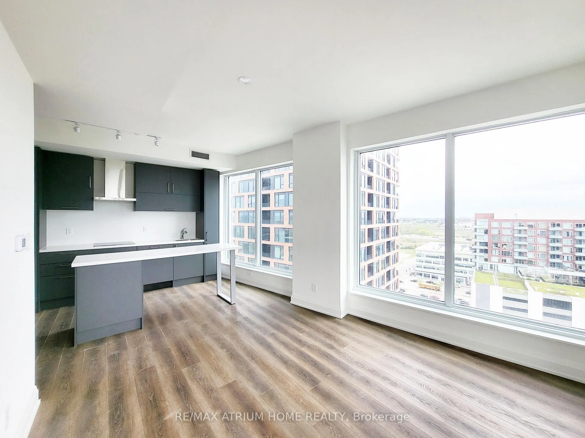 Photo 4 of Unit 1512, 56 Andre De Grasse Street, Markham, Unionville — HOMEH