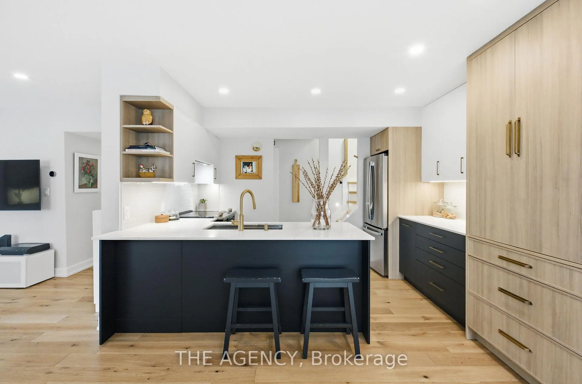 Photo 1 of Unit 26, 208 Niagara Street, Toronto, Niagara — HOMEH
