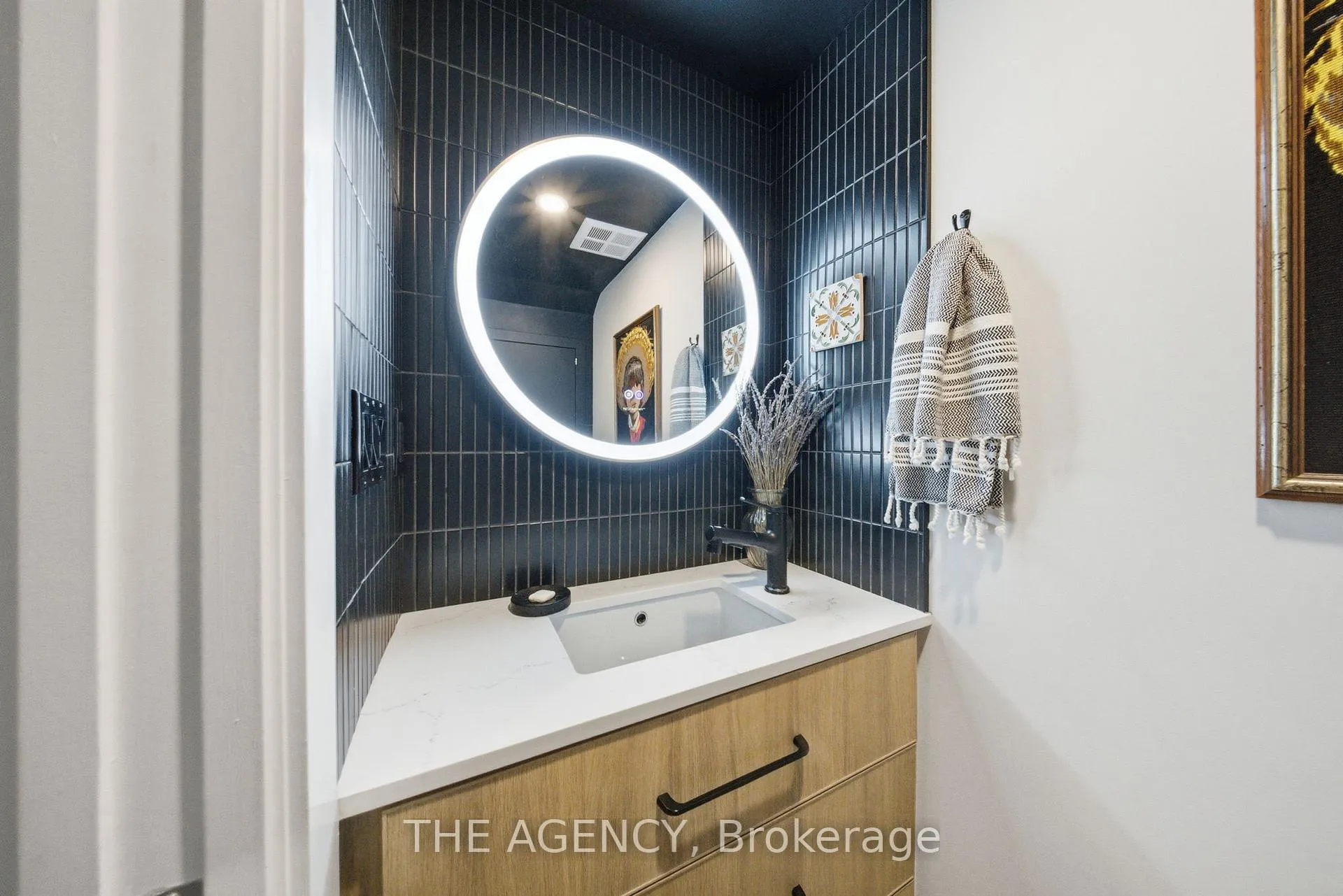 Photo 11 of Unit 26, 208 Niagara Street, Toronto, Niagara — HOMEH