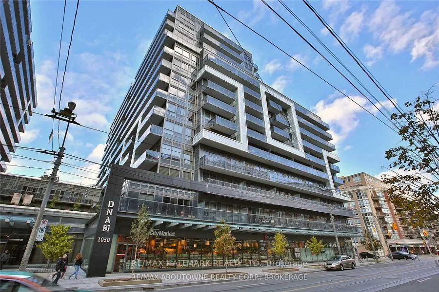 Front of Unit 706, 1030 king Street W