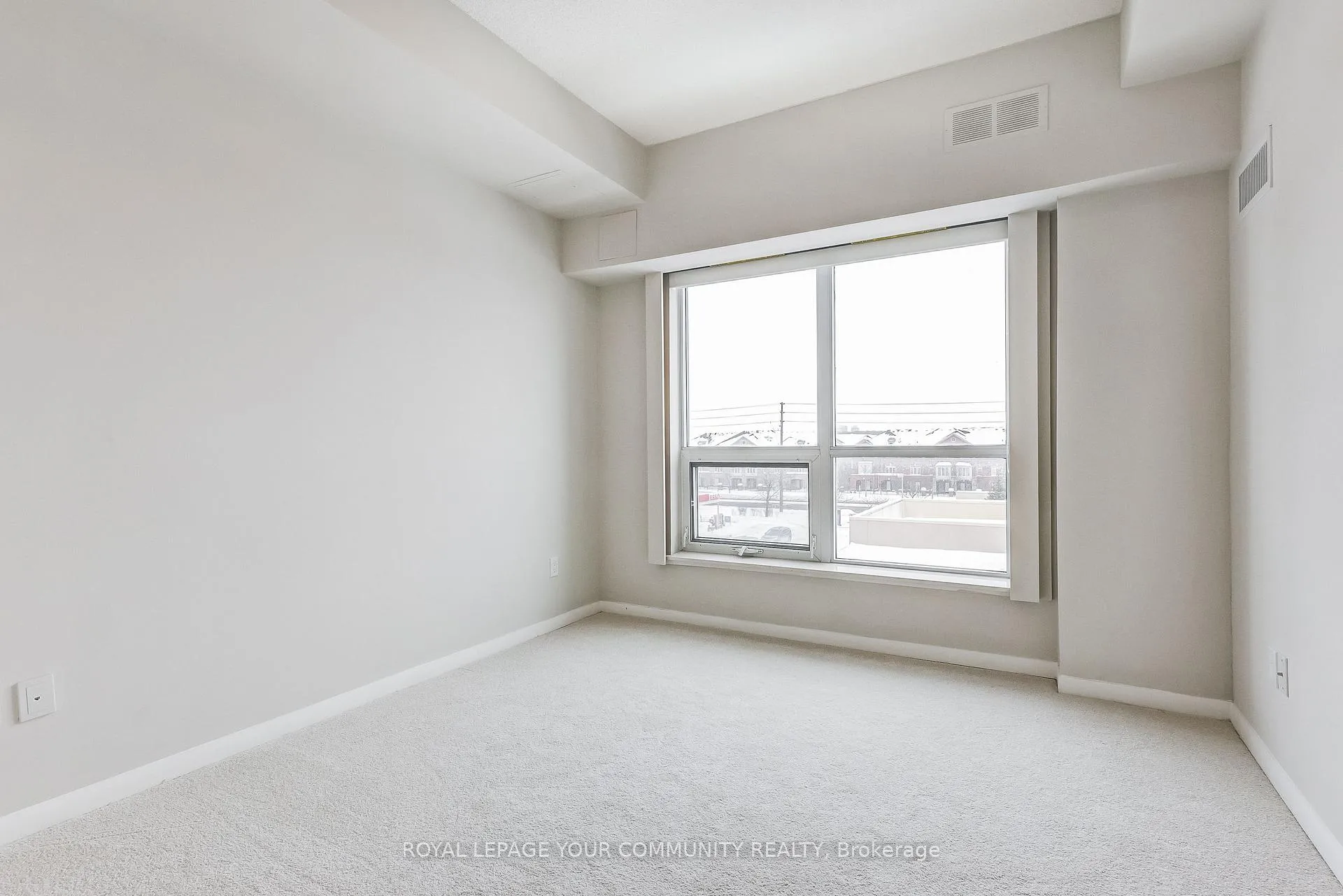 Photo 11 of Unit 308, 540 Bur Oak Avenue, Markham, Berczy — HOMEH
