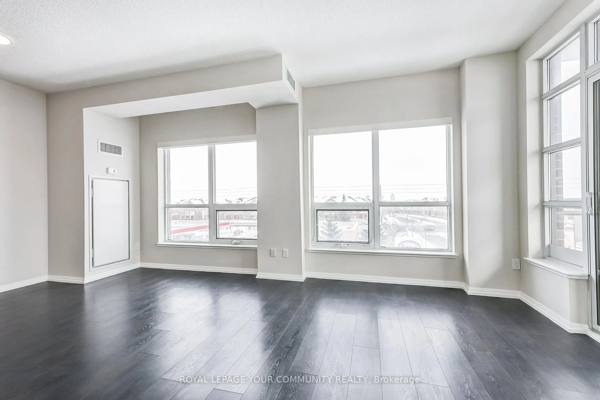 Photo 13 of Unit 308, 540 Bur Oak Avenue, Markham, Berczy — HOMEH