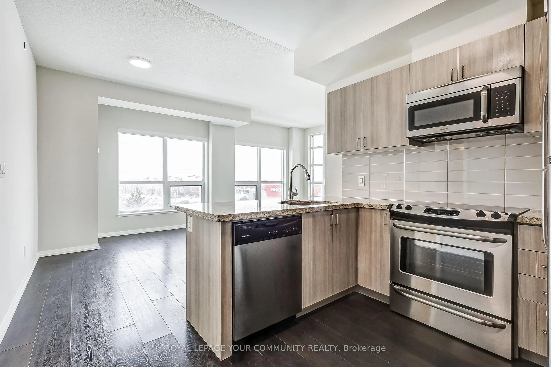 Photo 17 of Unit 308, 540 Bur Oak Avenue, Markham, Berczy — HOMEH