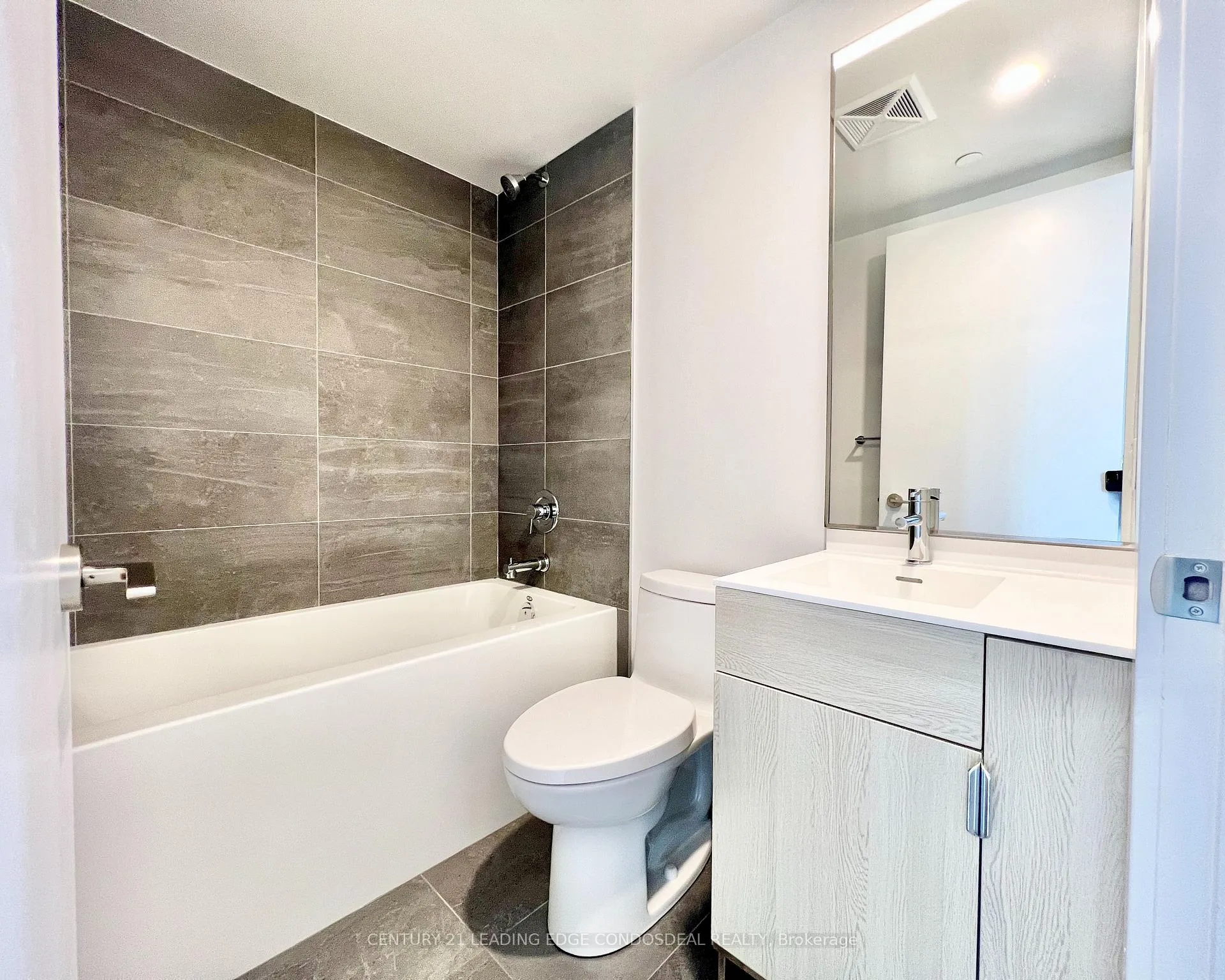 Photo 16 of Unit 914, 28 Eastern Avenue, Toronto, Moss Park — HOMEH