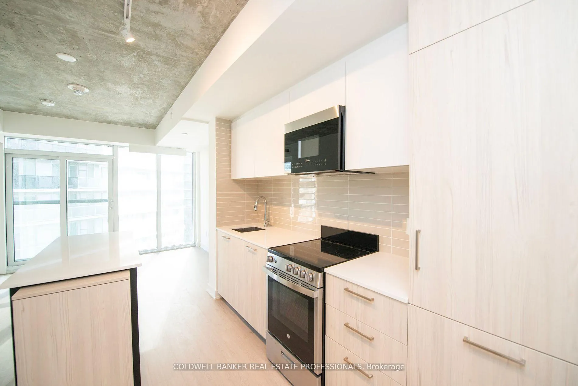 Photo 3 of Unit 2107, 65 Mutual Street, Toronto, Church-Yonge Corridor — HOMEH