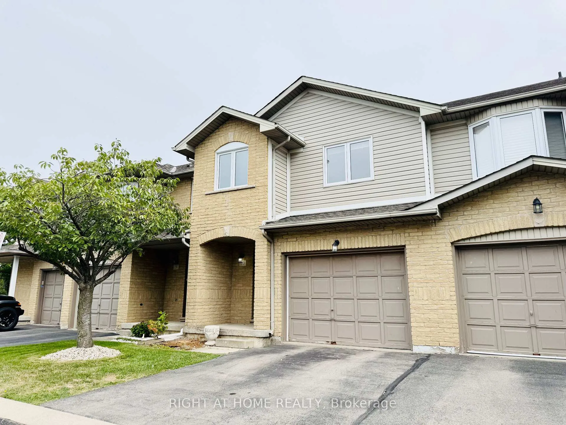 Photo 1 of Unit 10, 800 Paramount Drive, Hamilton, Stoney Creek Mountain — HOMEH