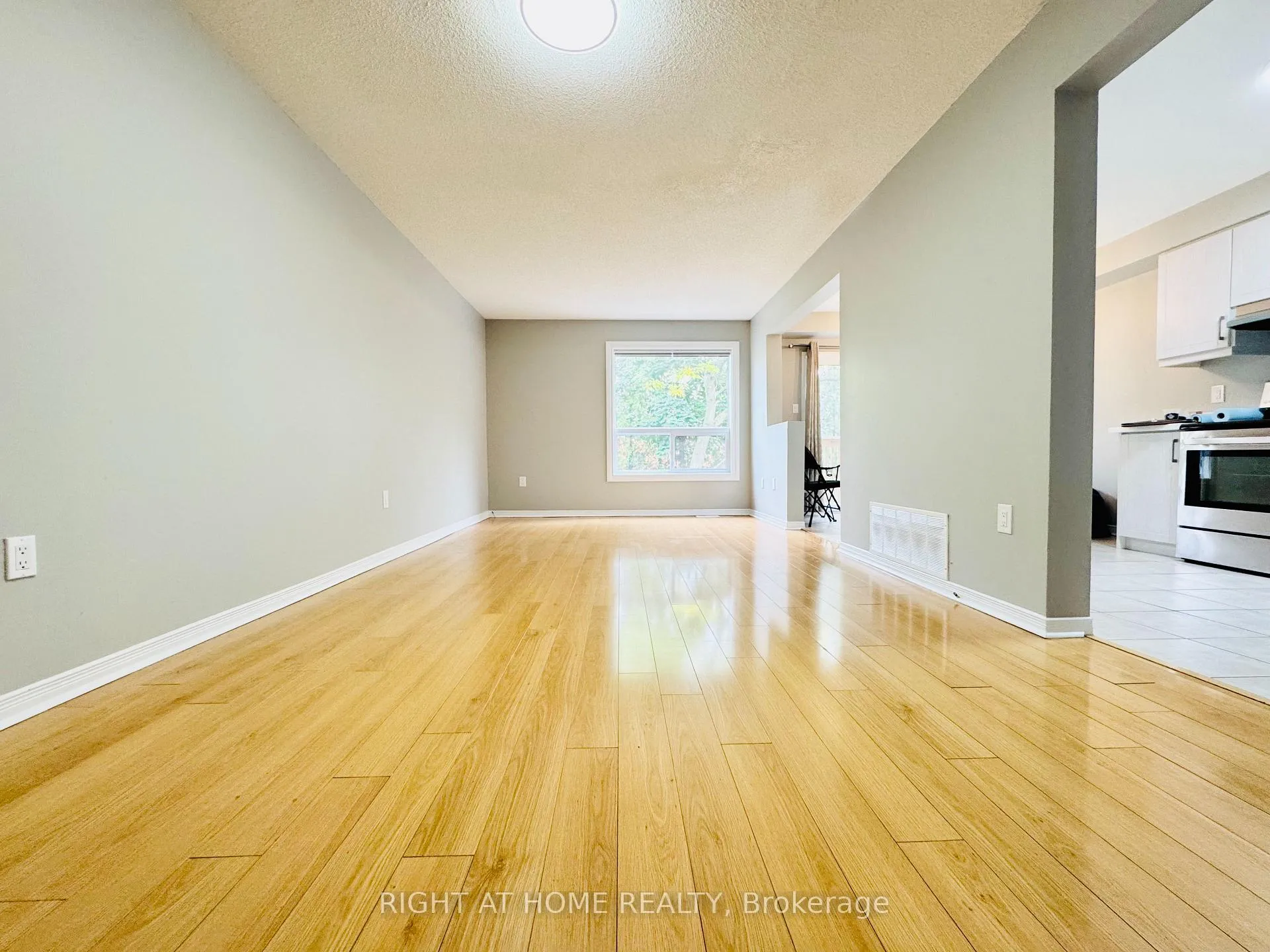 Photo 7 of Unit 10, 800 Paramount Drive, Hamilton, Stoney Creek Mountain — HOMEH