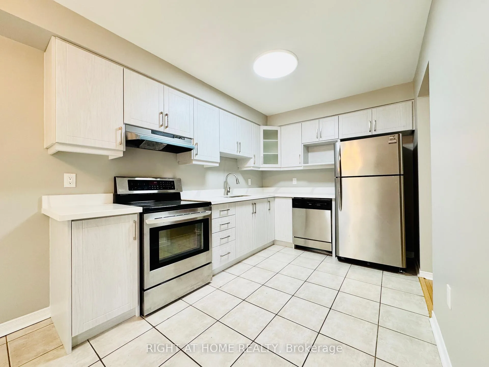 Photo 8 of Unit 10, 800 Paramount Drive, Hamilton, Stoney Creek Mountain — HOMEH