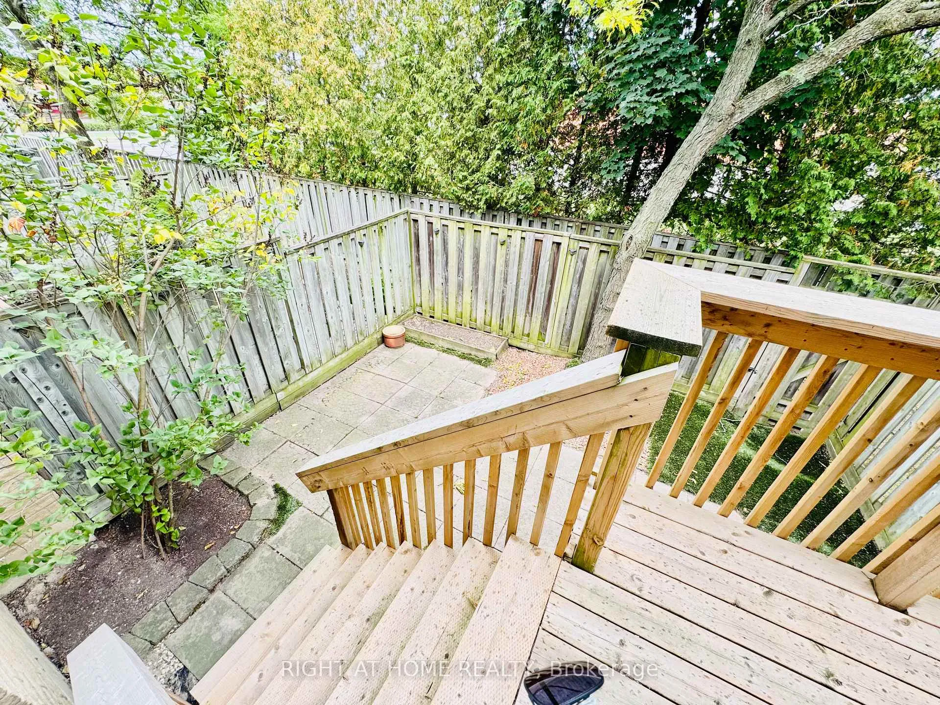 Photo 15 of Unit 10, 800 Paramount Drive, Hamilton, Stoney Creek Mountain — HOMEH