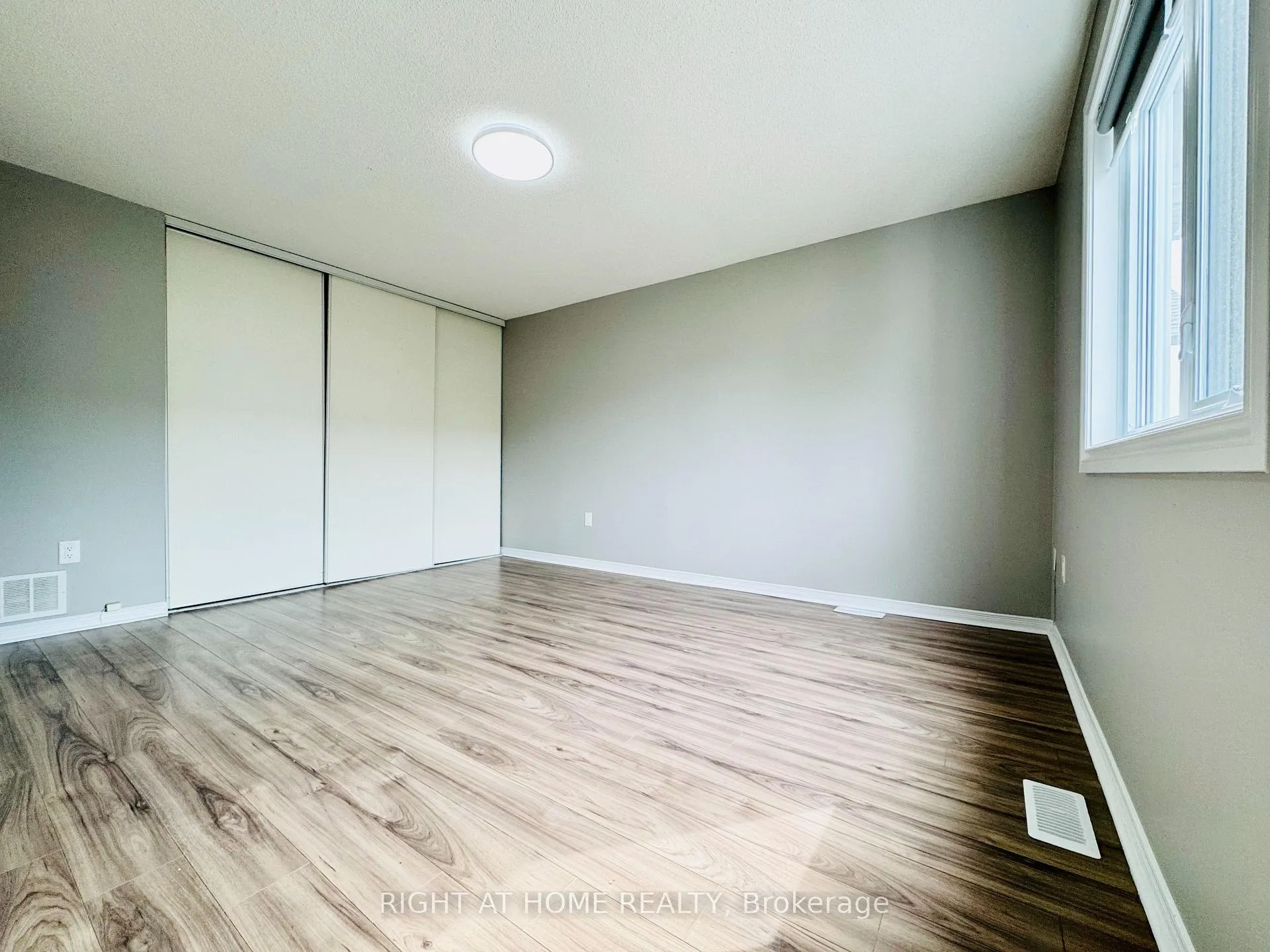Photo 18 of Unit 10, 800 Paramount Drive, Hamilton, Stoney Creek Mountain — HOMEH
