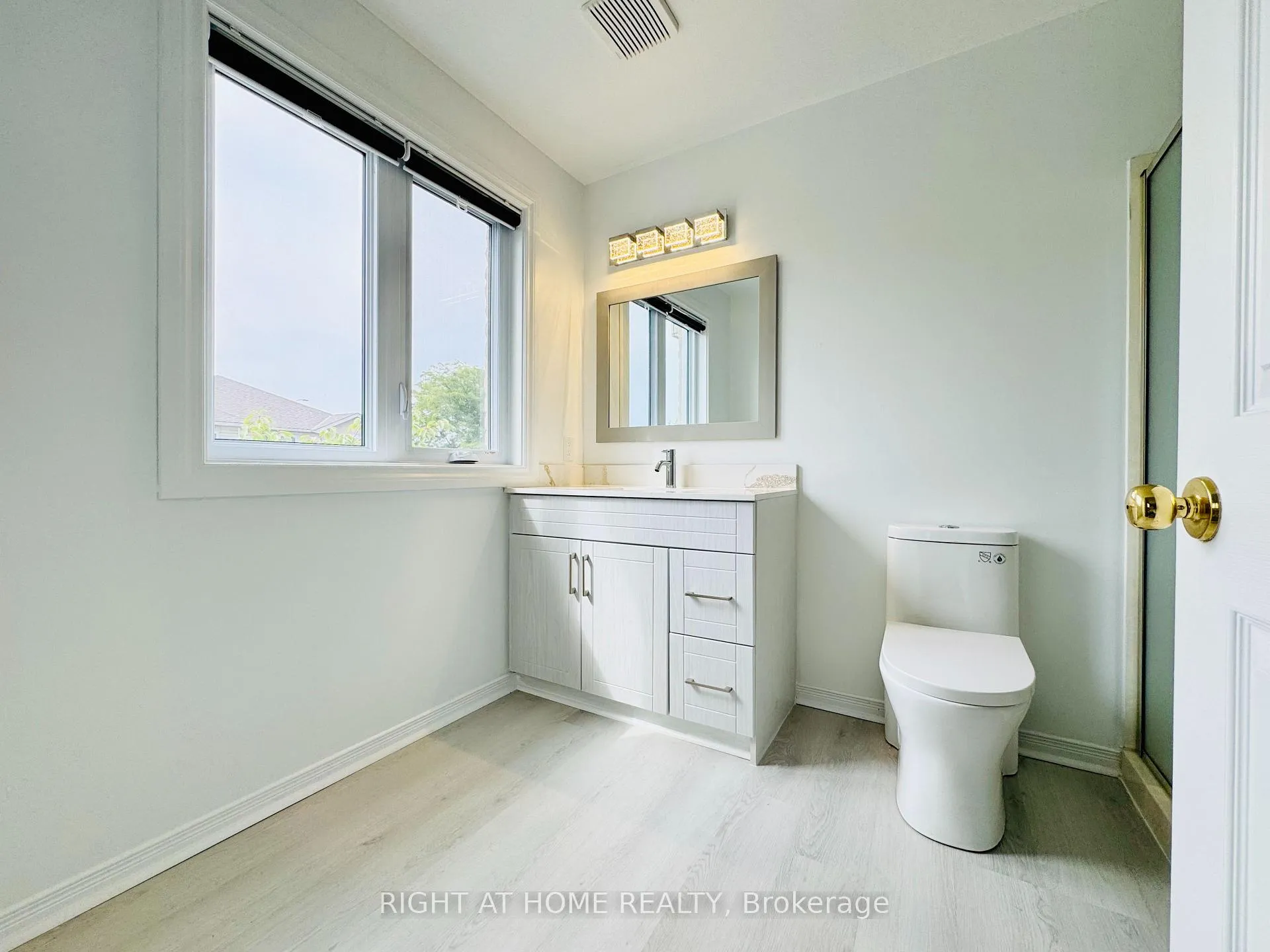 Photo 19 of Unit 10, 800 Paramount Drive, Hamilton, Stoney Creek Mountain — HOMEH