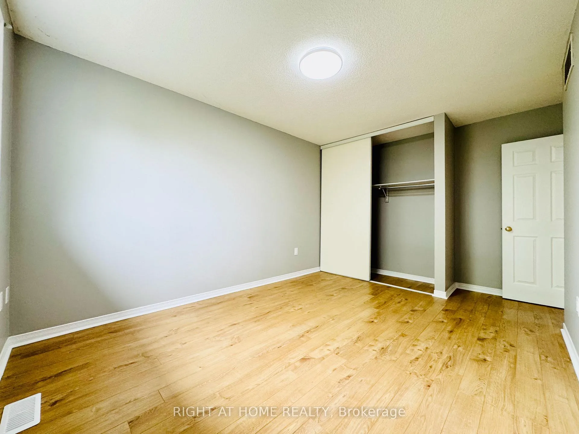 Photo 26 of Unit 10, 800 Paramount Drive, Hamilton, Stoney Creek Mountain — HOMEH