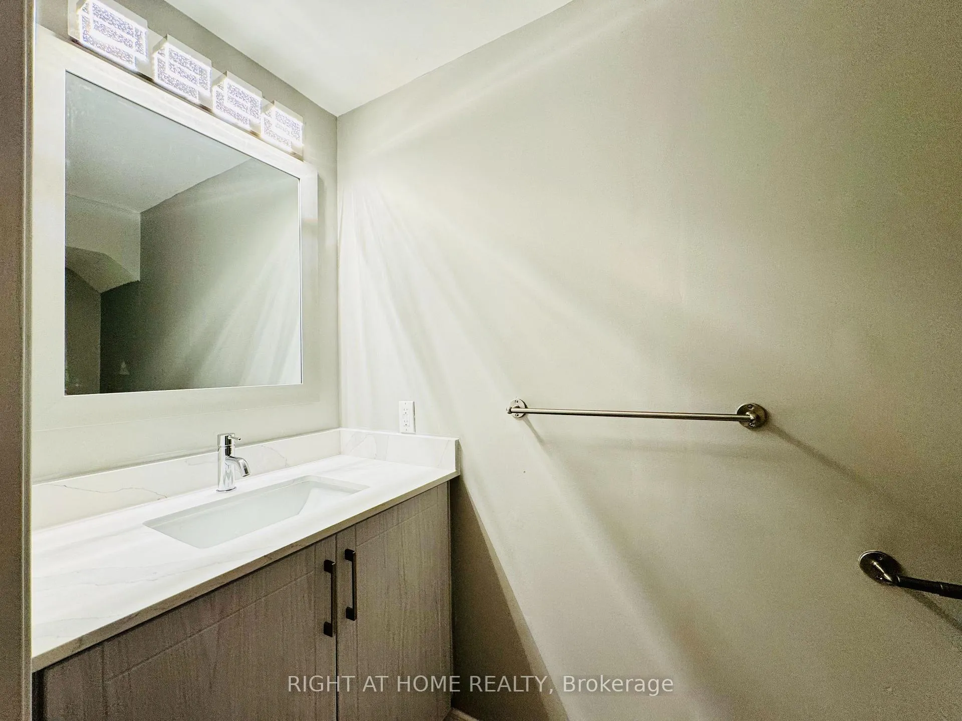 Photo 30 of Unit 10, 800 Paramount Drive, Hamilton, Stoney Creek Mountain — HOMEH