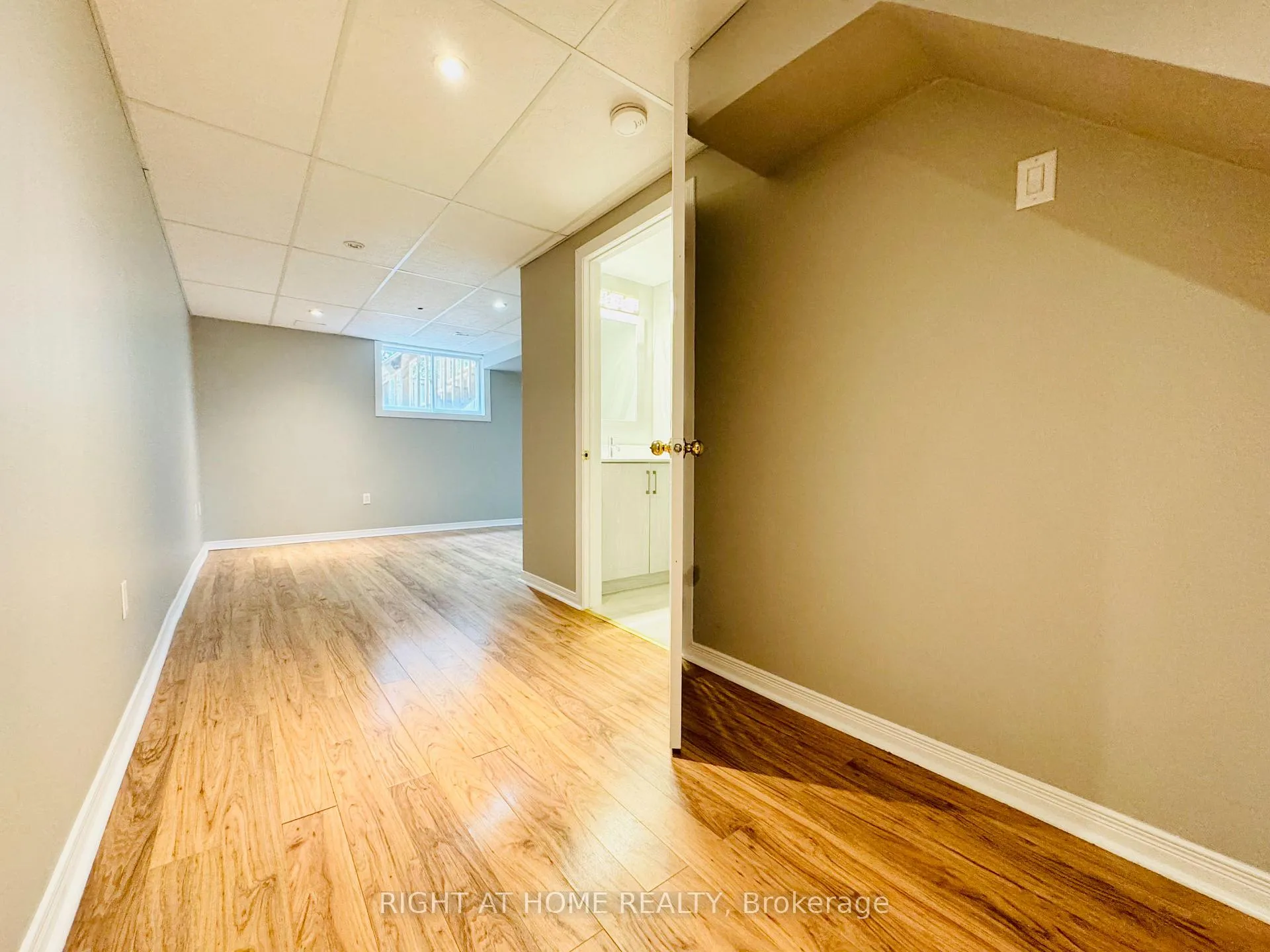 Photo 31 of Unit 10, 800 Paramount Drive, Hamilton, Stoney Creek Mountain — HOMEH