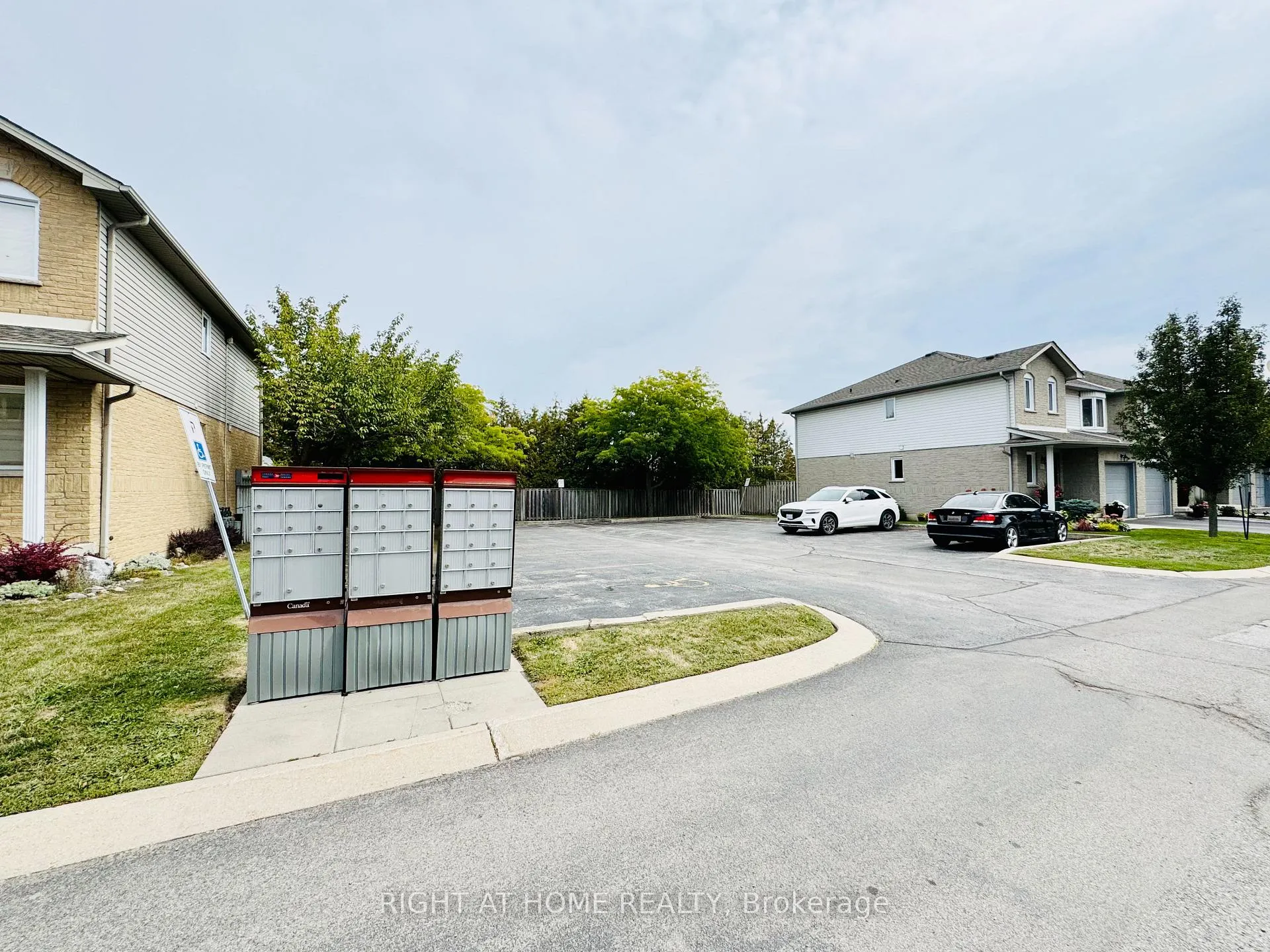 Photo 34 of Unit 10, 800 Paramount Drive, Hamilton, Stoney Creek Mountain — HOMEH