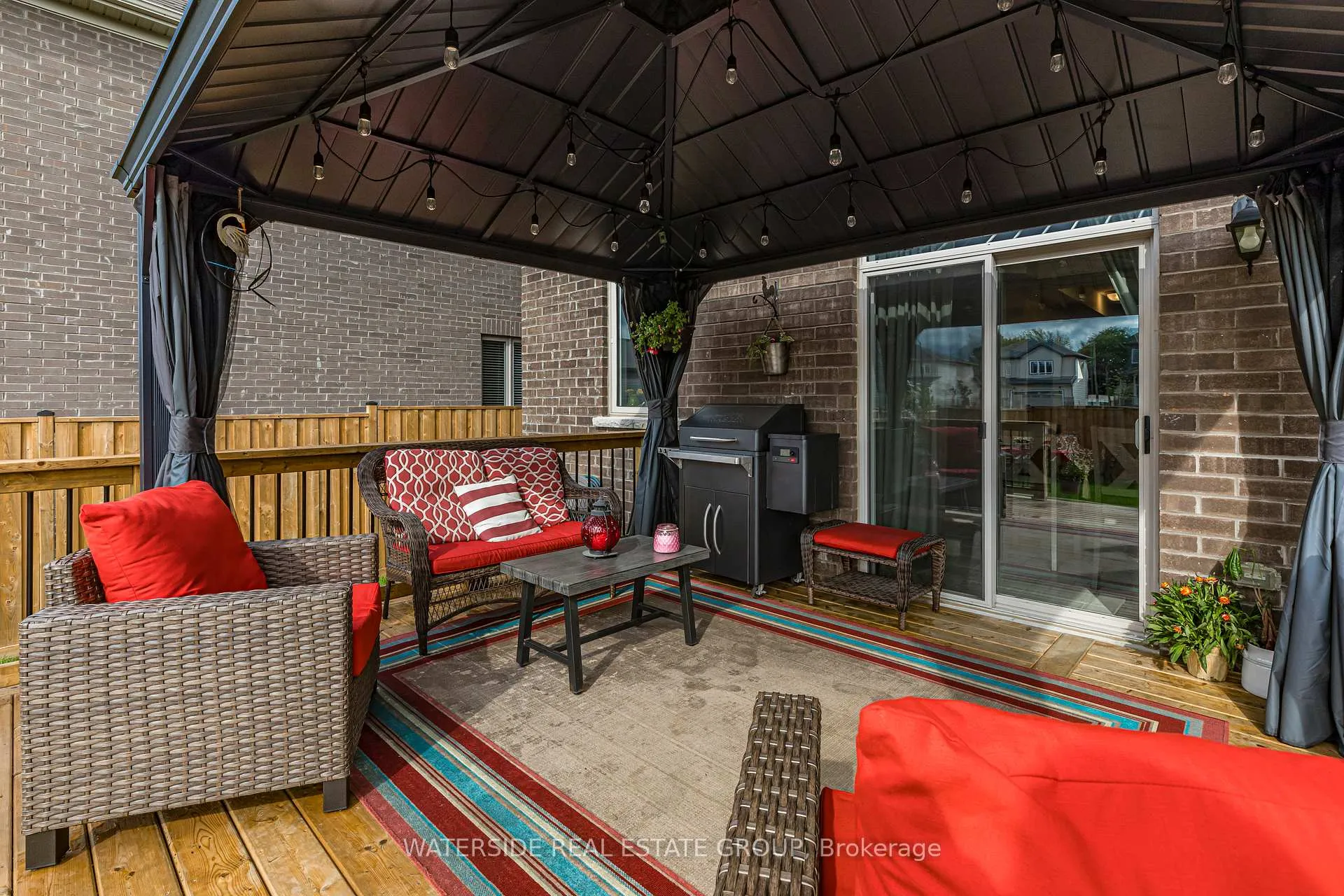 Photo 4 of 38 Oriole Crescent, Port Colborne, Main Street — HOMEH