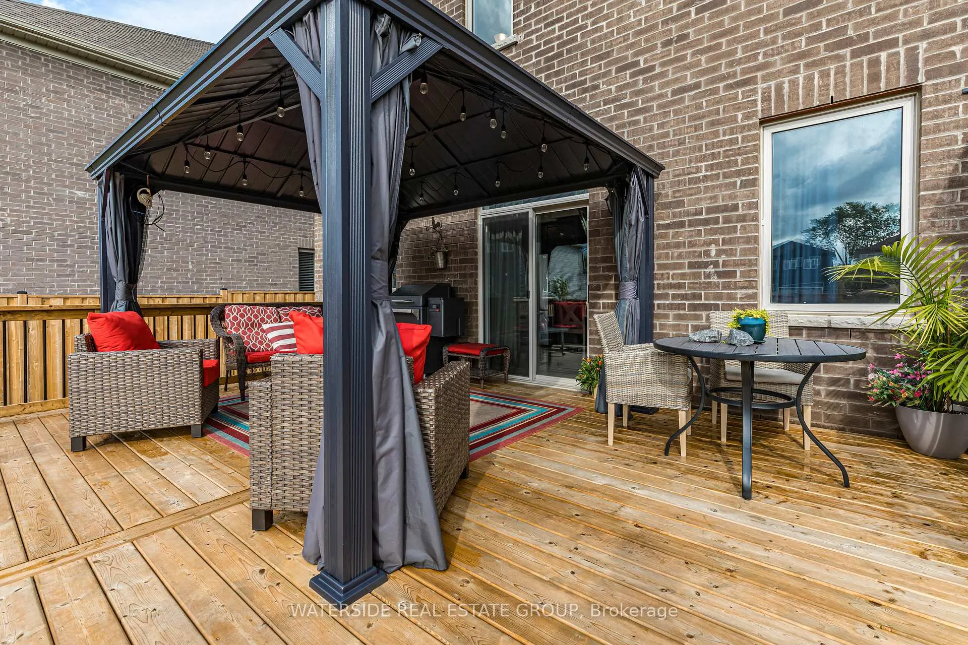 Photo 5 of 38 Oriole Crescent, Port Colborne, Main Street — HOMEH