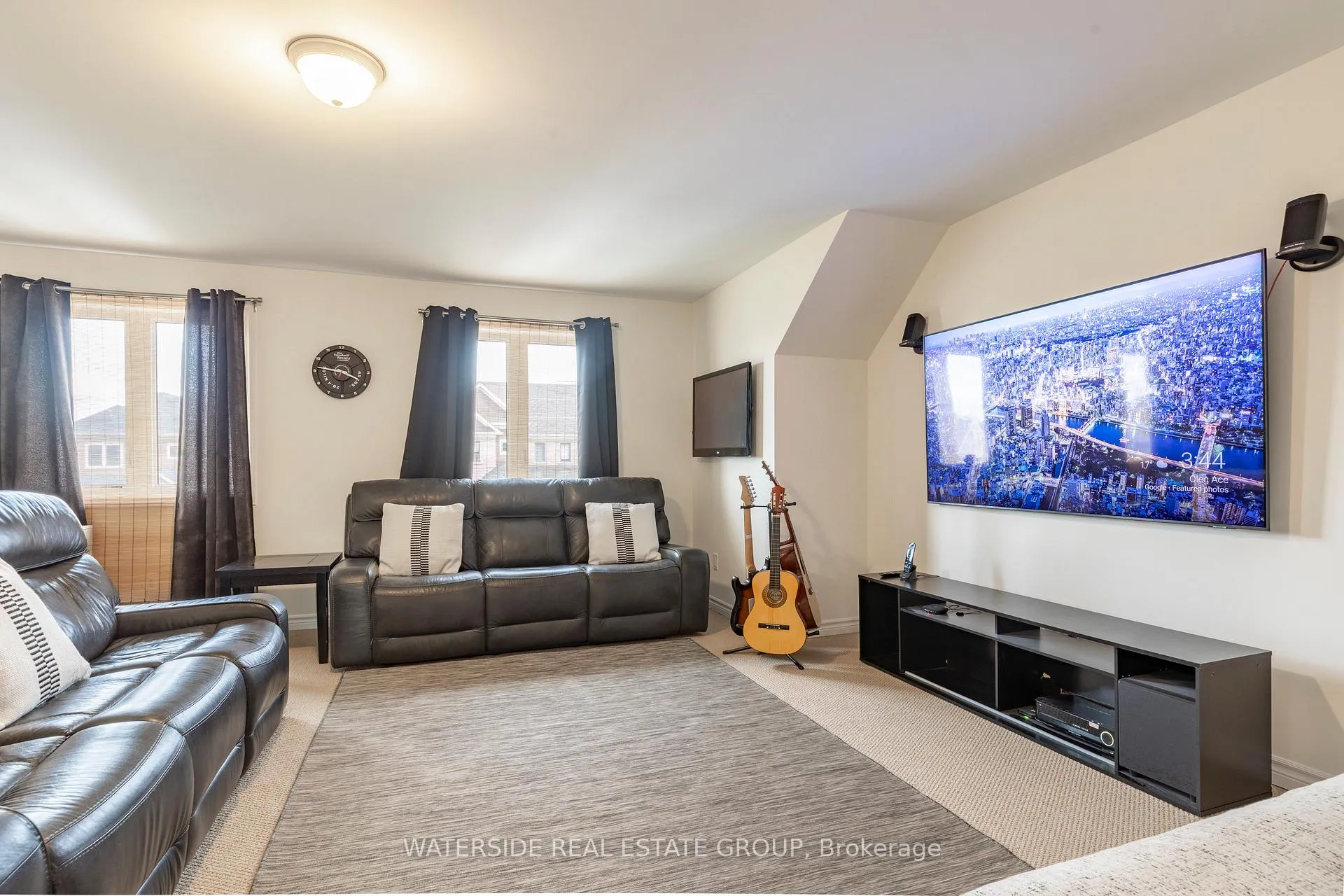 Photo 32 of 38 Oriole Crescent, Port Colborne, Main Street — HOMEH