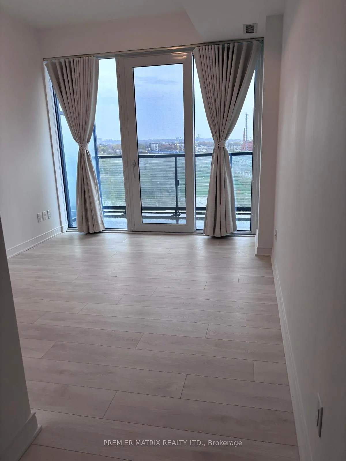 Photo 4 of Unit S905, 180 Mill Street, Toronto, Waterfront Communities — HOMEH