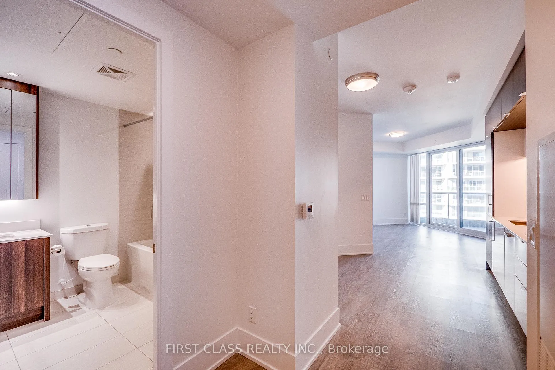 Photo 6 of Unit 720, 1 Edge Water Drive, Barrie, Innishore — HOMEH