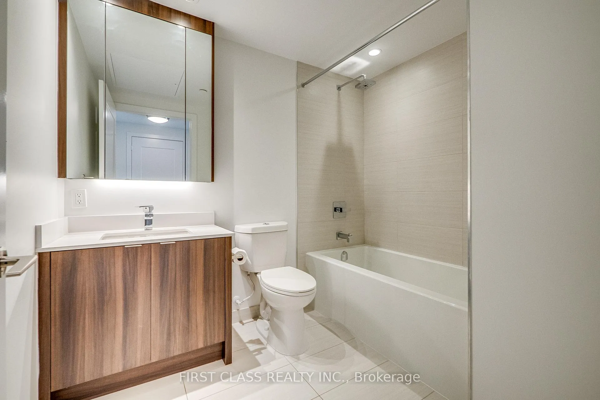 Photo 7 of Unit 720, 1 Edge Water Drive, Barrie, Innishore — HOMEH