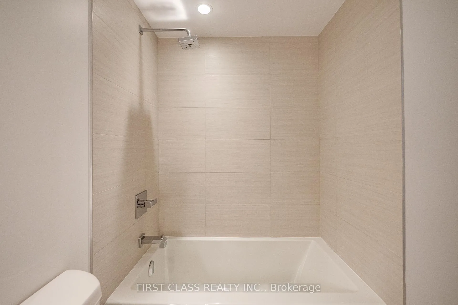 Photo 8 of Unit 720, 1 Edge Water Drive, Barrie, Innishore — HOMEH