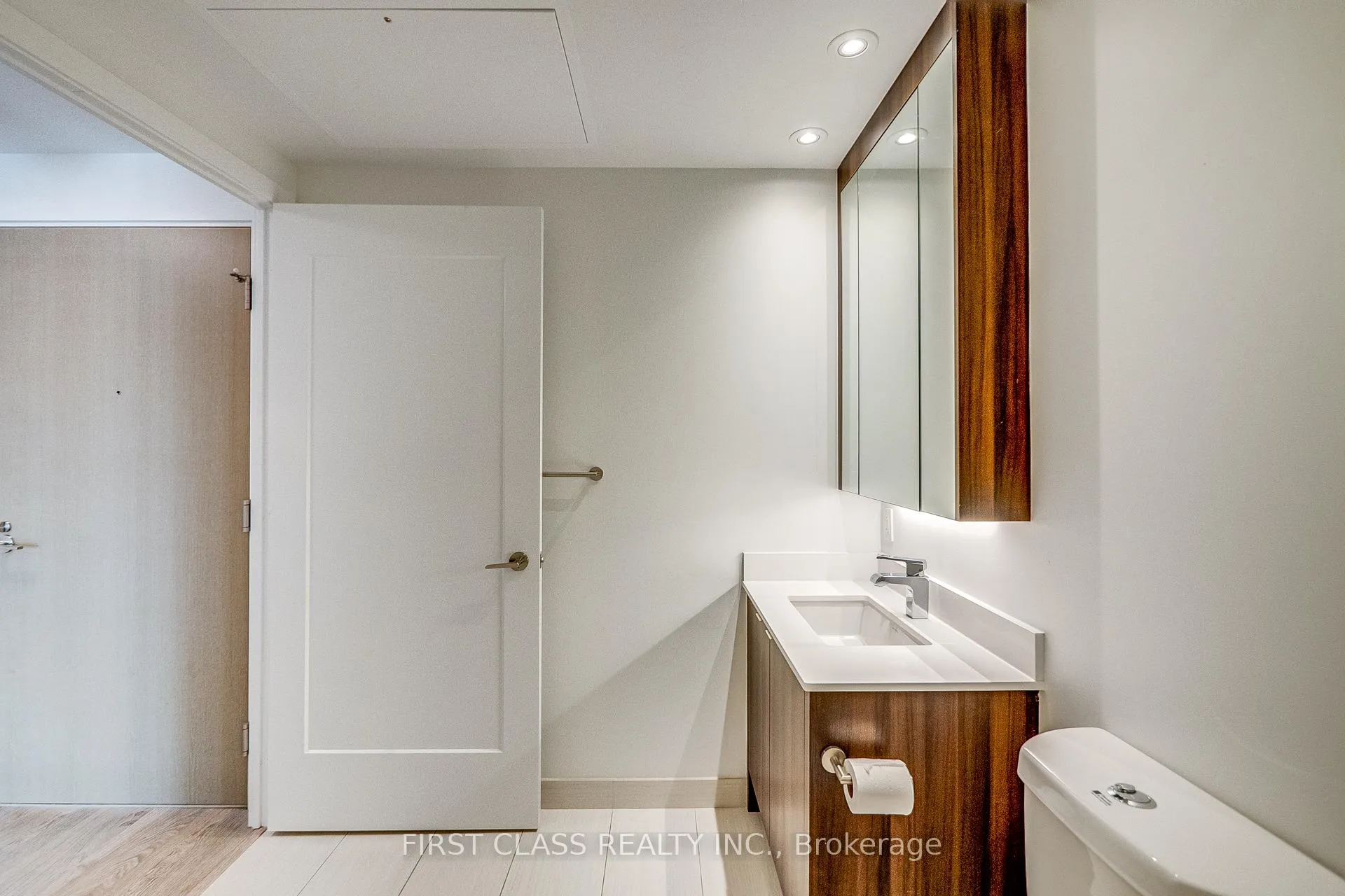 Photo 9 of Unit 720, 1 Edge Water Drive, Barrie, Innishore — HOMEH