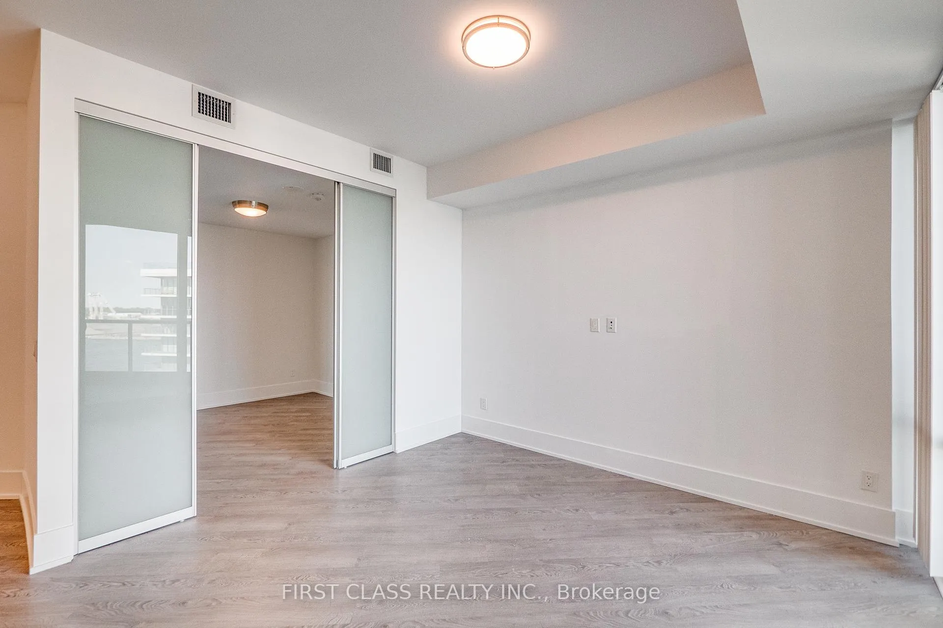 Photo 16 of Unit 720, 1 Edge Water Drive, Barrie, Innishore — HOMEH